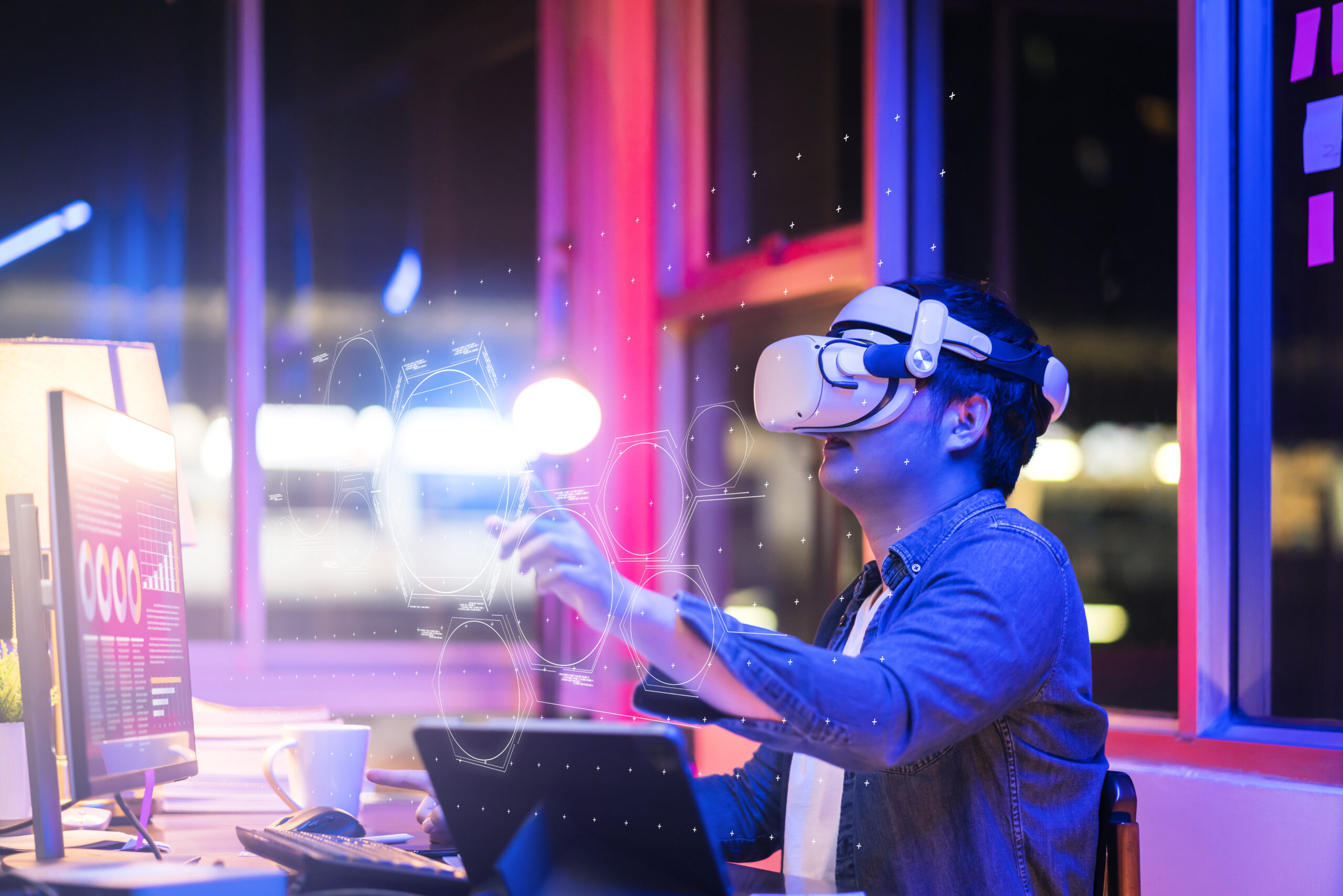 Metaverse vs Virtual Reality: Choosing the Right Technology for Your Needs
