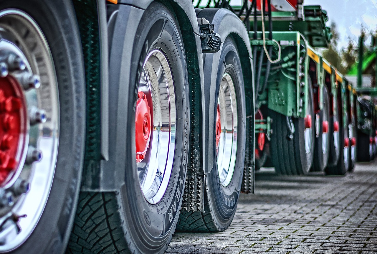 Efficiency on Wheels: The Benefits of Trucking Business Software